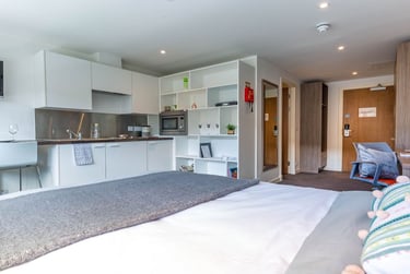 Large Studio at Gallery Apartments, 2 Port Dundas Place, City Centre, Glasgow, G23LD - Image 1