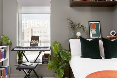 Hill Flat (5 bed) at Student Castle, 20 St Mark Street, City Centre, Lincoln, LN57BA - Image 1