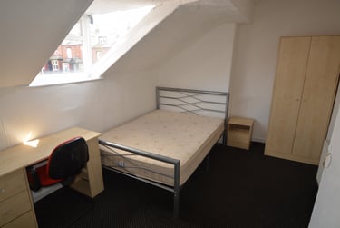 3 bed house, Brudenell Grove, Hyde Park, Leeds, LS61HR - Image 3