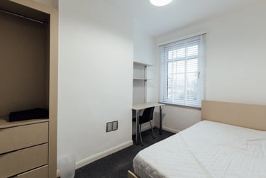 4 bed house, Oxford Street, City Centre, Loughborough, LE115DR - Image 5