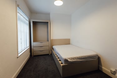 4 bed house, Oxford Street, City Centre, Loughborough, LE115DR - Image 6