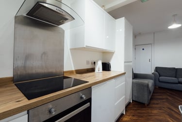 4 bed house, Oxford Street, City Centre, Loughborough, LE115DR - Image 3