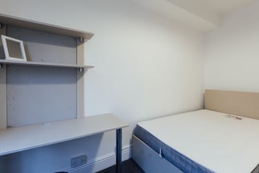 4 bed house, Oxford Street, City Centre, Loughborough, LE115DR - Image 13