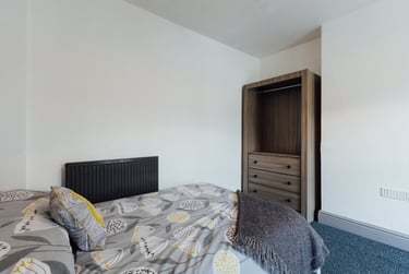 6 bed house, Marshall Street, Newland, Hull, HU53DA - Image 2