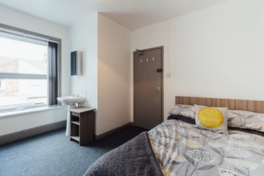 6 bed house, Marshall Street, Newland, Hull, HU53DA - Image 3