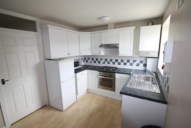 2 bed house, Carlton Close, City Centre, Loughborough, LE115DY - Image 1