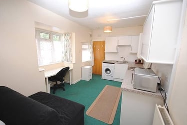 1 bed house, Herrick Road, Shelthorpe, Loughborough, LE112BT - Image 1