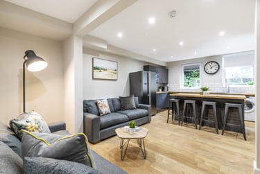 6 bed house, Cardigan Road, Headingley, Leeds, LS63AE - Image 1