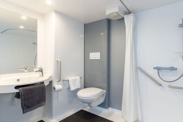 XL Premium Ensuite at The Croft, Cathedral Road, City Centre, Derby, DE13FQ - Image 3