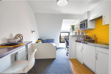 Bronze Studio at Fulham Palace Studios, 168-188 Fulham Palace Road, Hammersmith, London, W69PA - Image 1