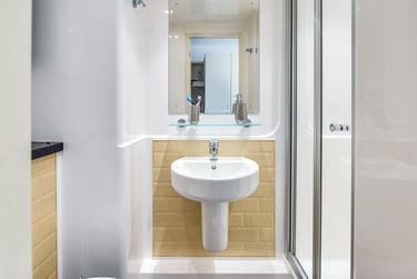 Platinum Studio at Fulham Palace Studios, 168-188 Fulham Palace Road, Hammersmith, London, W69PA - Image 8