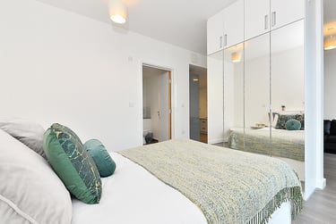 One Bed Apartment - Image 3