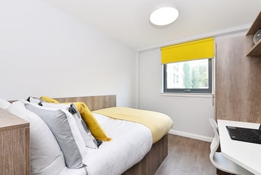 Attic En Suite at The Mill House, 400 Gorgie Road, Gorgie, Edinburgh, EH112BF - Image 2