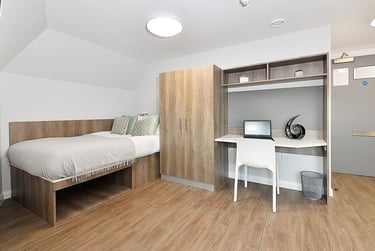 Gold Studio at The Mill House, 400 Gorgie Road, Gorgie, Edinburgh, EH112BF - Image 1