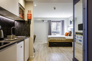 Smart Apartment at Iconinc, Gravity, Beaumont Fee, City Centre, Lincoln, LN11UH - Image 2