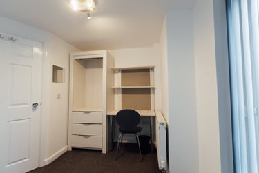 5 bed house, Goods Yard Close, City Centre, Loughborough, LE115EB - Image 3