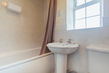 4 bed house, Goldfinch Close, City Centre, Loughborough, LE113HG - Image 10