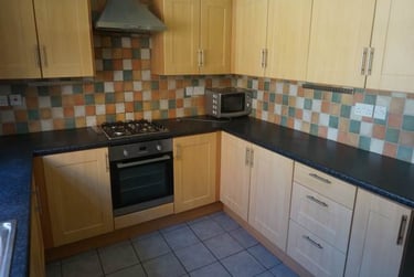 6 bed house, Royland Road, City Centre, Loughborough, LE112EH - Image 2