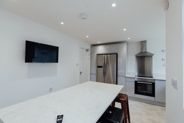 5 bed house, Lansdowne Drive, Shelthorpe, Loughborough, LE112BX - Image 1