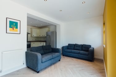 6 bed house, Ashleigh Drive, City Centre, Loughborough, LE113HN - Image 1