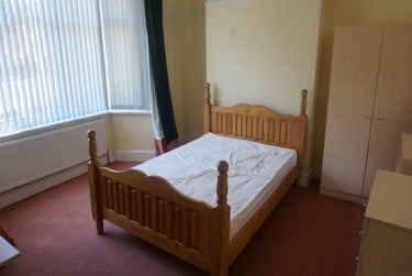 6 bed house, Royland Road, City Centre, Loughborough, LE112EH - Image 3