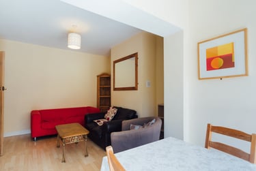 3 bed house, Holt Drive, Shelthorpe, Loughborough, LE113JA - Image 3