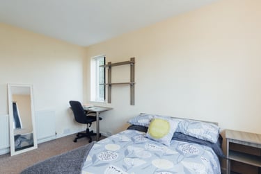 4 bed house, Holywell Drive, City Centre, Loughborough, LE113JX - Image 10