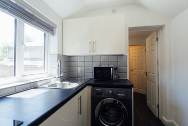 1 bed house, Broad Street, City Centre, Loughborough, LE115AB - Image 3