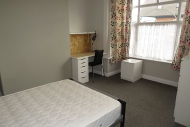 6 bed house, William Street, City Centre, Loughborough, LE113BX - Image 3