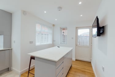 5 bed house, Lansdowne Drive, Shelthorpe, Loughborough, LE112BX - Image 2