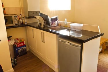 1 bed house, Churchgate, City Centre, Loughborough, LE111TZ - Image 2