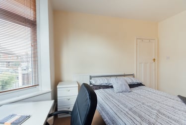 3 bed house, Oliver Road, City Centre, Loughborough, LE112BZ - Image 4