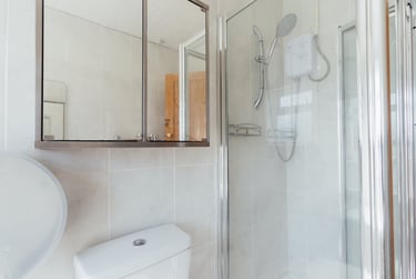 3 bed house, Holt Drive, Shelthorpe, Loughborough, LE113JA - Image 5