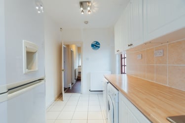 3 bed house, Oliver Road, City Centre, Loughborough, LE112BZ - Image 2