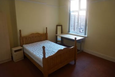 6 bed house, Royland Road, City Centre, Loughborough, LE112EH - Image 4