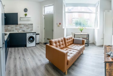 2 bed house, Beechwood Crescent, Burley, Leeds, LS42LL - Image 9