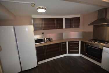 7 bed house, Brudenell Road, Hyde Park, Leeds, LS61EG - Image 2