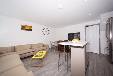 4 bed house, Kendal Lane, Woodhouse, Leeds, LS31AS - Image 1