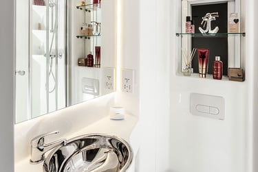 Platinum En-suite Serviced Apartment at Walnut Gardens, Walnut House, St Davids Hill, Exeter, EX44DH - Image 11