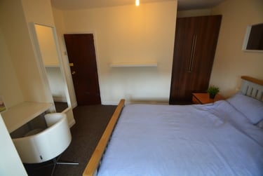 4 bed house, Burchett Terrace, Rampart Road, Leeds, LS62LR - Image 7