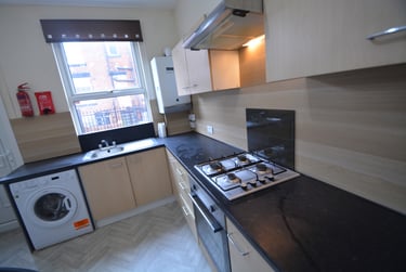 4 bed house, Burchett Terrace, Rampart Road, Leeds, LS62LR - Image 9