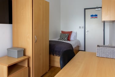 Bronze Single Room at Alexandra Hall, Victoria Terrace, Central, Aberystwyth, SY232DH - Image 1