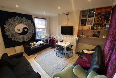 8 bed house, Hessle Place, Hyde Park, Leeds, LS61EU - Image 2