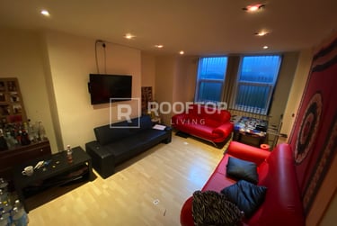 8 bed house, Chestnut Avenue, Hyde Park, Leeds, LS61AZ - Image 1