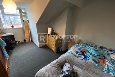 6 bed house, Welton Mount, Hyde Park, Leeds, LS61ET - Image 4