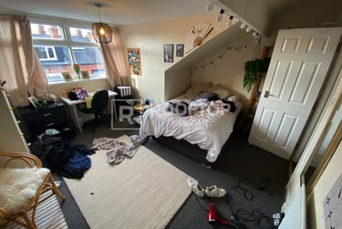 6 bed house, Welton Mount, Hyde Park, Leeds, LS61ET - Image 11