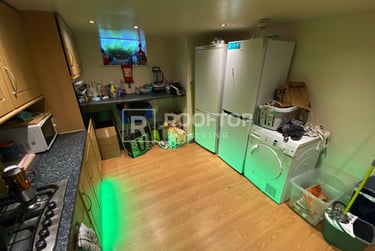 6 bed house, Welton Mount, Hyde Park, Leeds, LS61ET - Image 14