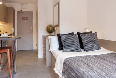 Classic Studio at Dean Street Works, 13-19 Dean Street, Near University, Bristol, BS28SF - Image 1