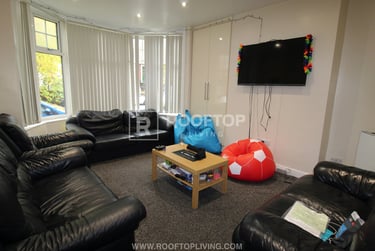 8 bed house, St. Michaels Villas, Headingley, Leeds, LS63AF - Image 1