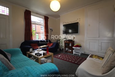 6 bed house, Hessle Place, Hyde Park, Leeds, LS61EU - Image 1